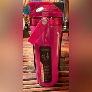 Brumate vivid magenta Multi Shaker